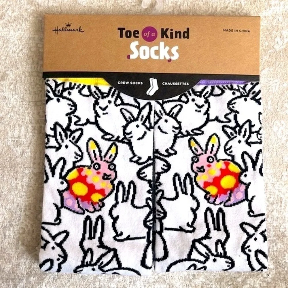 Brand New Set of 3 Pairs of Hallmark Toe of a Kind Crew Socks Rainbow Bunnies